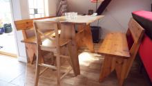 Quality over quantity. The kitchen furniture comes from an old small shop owned by a Norwegian wood maker