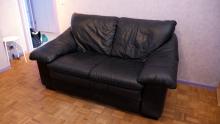 When you have a low budget, second hand is the way to go, Denis found this sofa on ebay for 10 euros